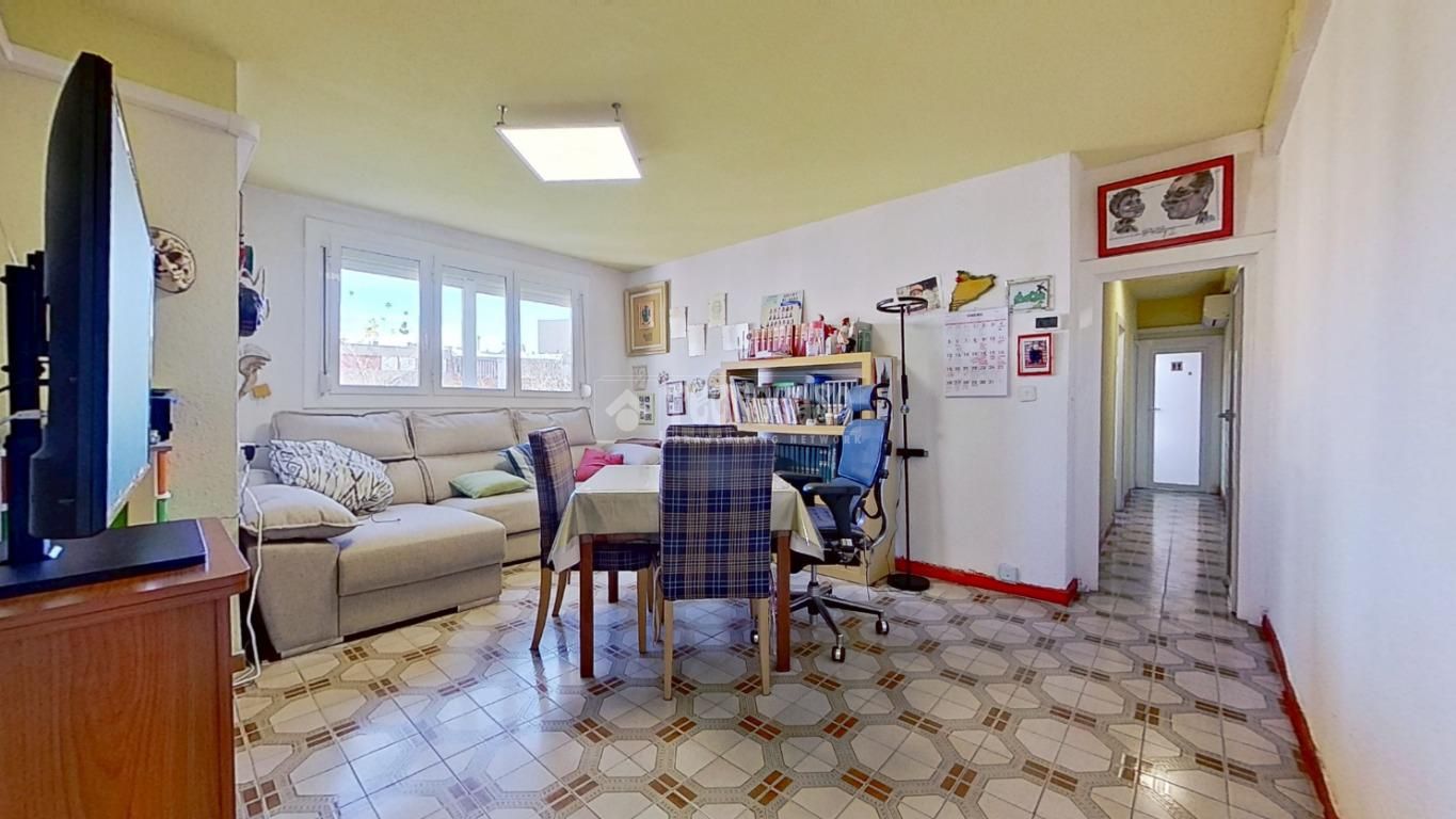 Living room of Flat for sale in Badia del Vallès  with Air Conditioner, Storage room and Furnished