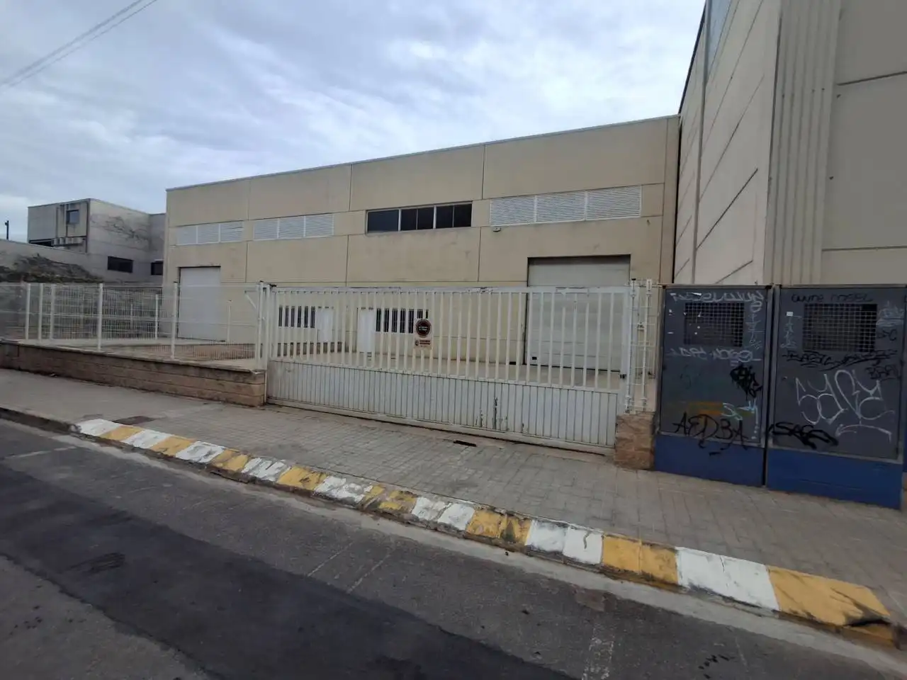 Vista exterior de Nau industrial de lloguer en Catarroja
