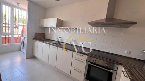 Foto 5 de Casa adosada de alquiler en Guillena pueblo, Guillena