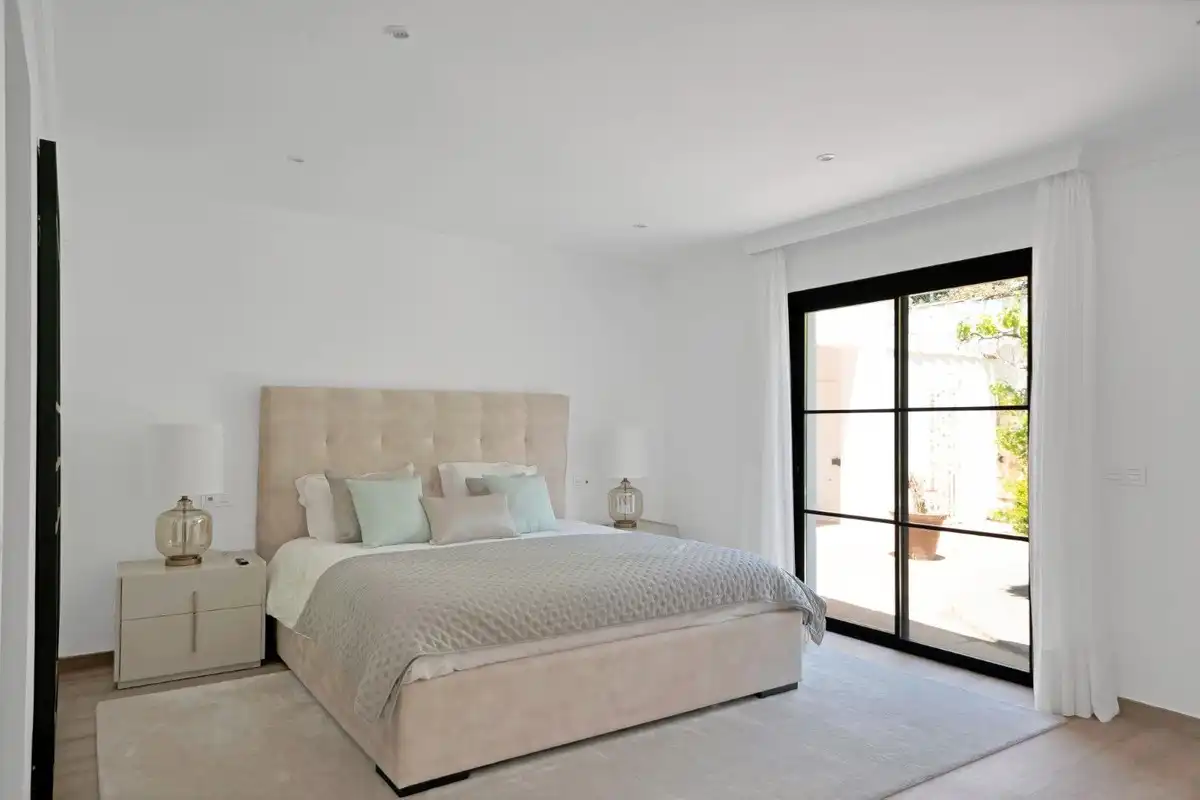 Dormitori de Casa o xalet en venda en Marbella amb Aire condicionat, Calefacció i Jardí privat