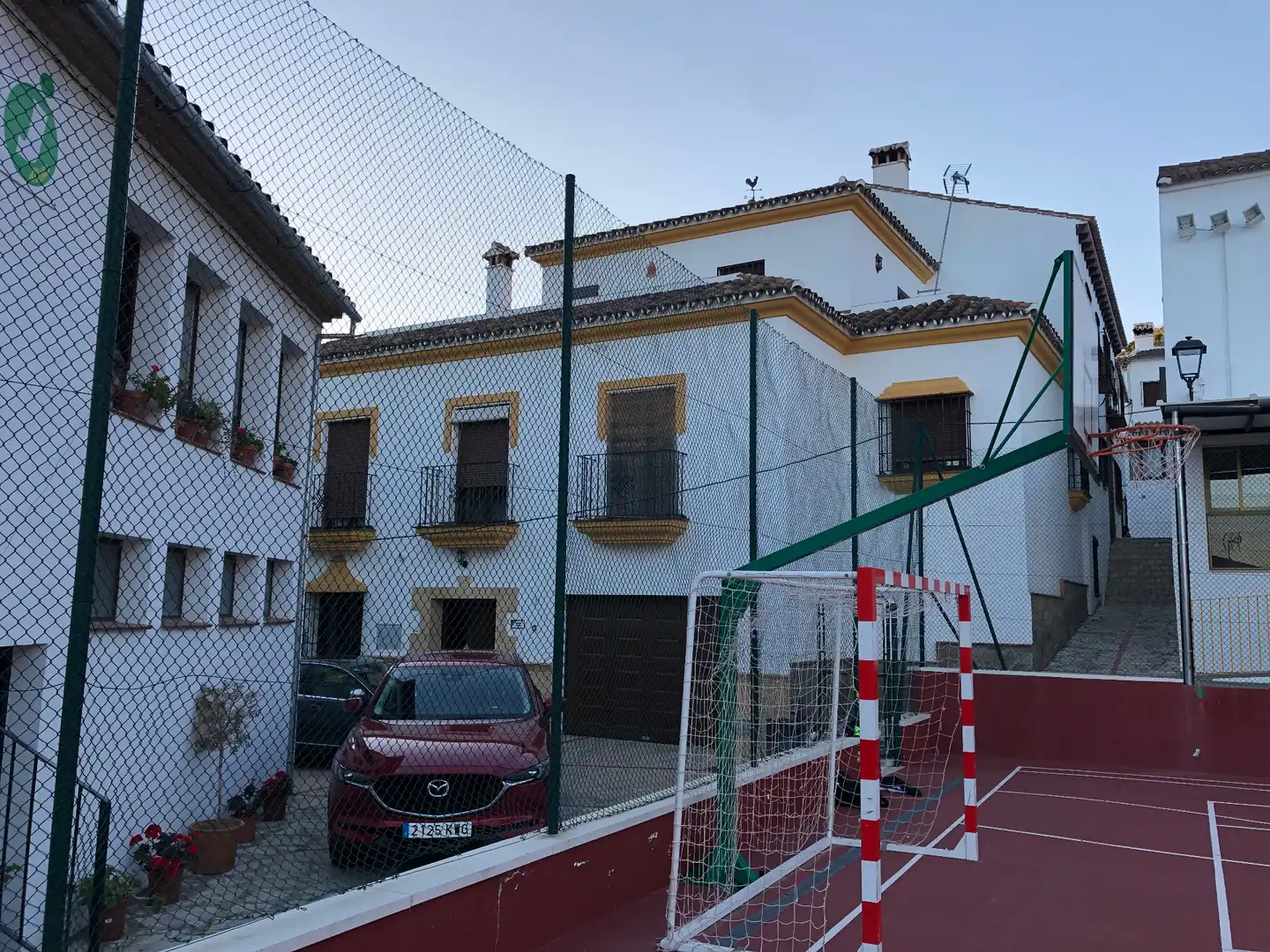 Vista exterior de Casa o xalet en venda en Atajate amb Terrassa i Moblat
