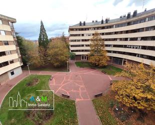 Vista exterior de Pis de lloguer en Vitoria - Gasteiz amb Calefacció, Parquet i Terrassa