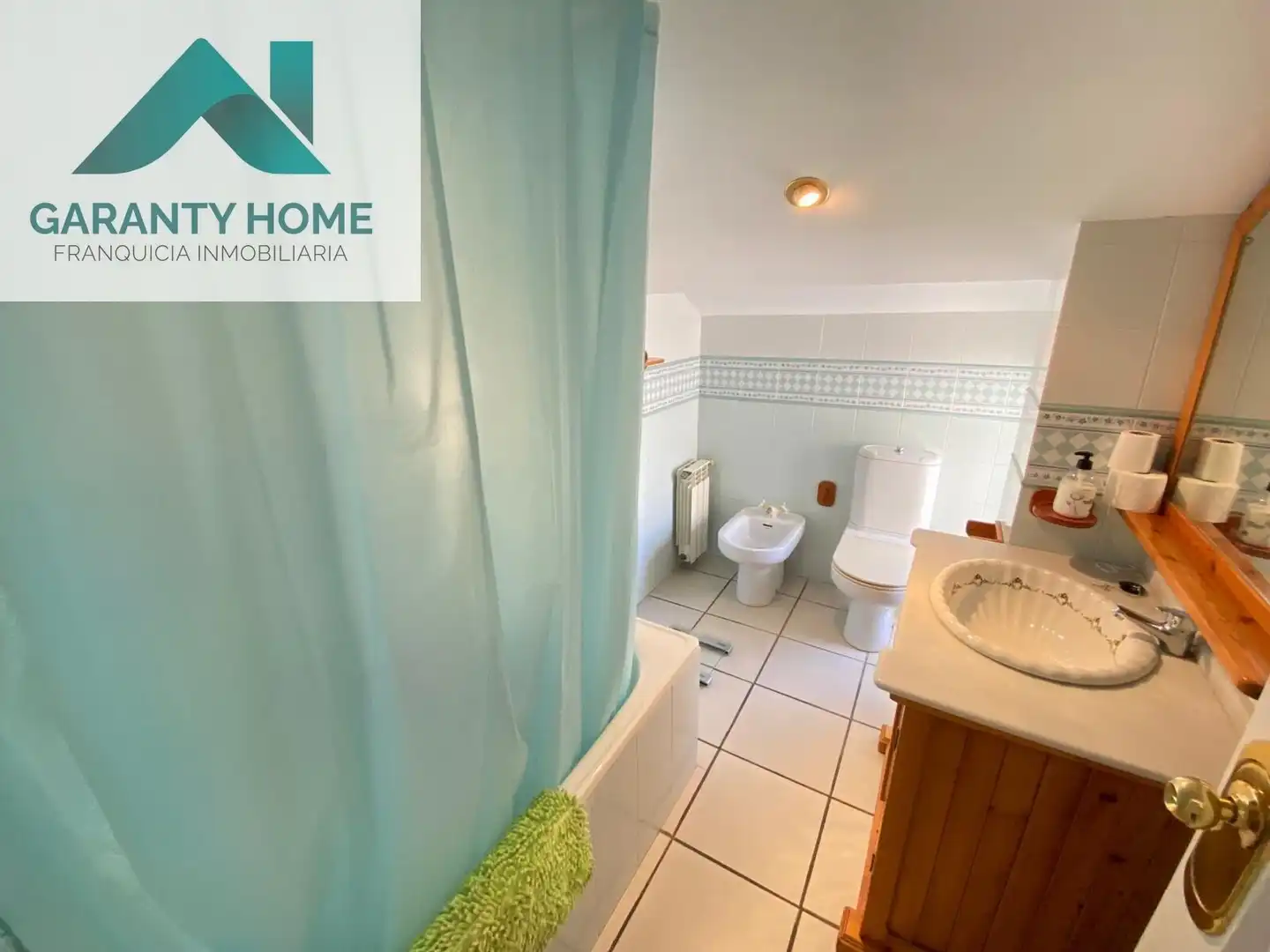 Baño de Casa o chalet en venta en Valdepeñas de Jaén con Aire acondicionado, Calefacción y Jardín privado
