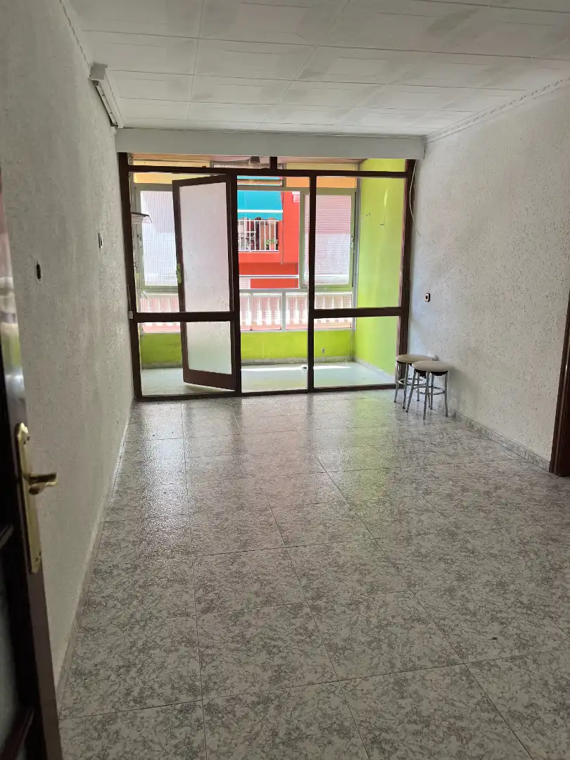Piso en venta en Badalona con Horno, Balcón y Alarma
