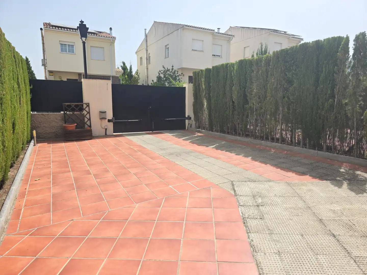 Aparcament de Casa o xalet en venda en Monachil amb Aire condicionat, Calefacció i Jardí privat
