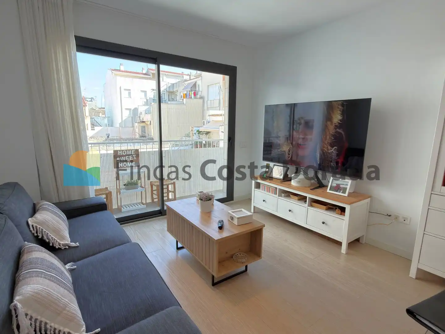 Sala de estar de Piso en venta en Vilanova i la Geltrú con Aire acondicionado, Calefacción y Parquet
