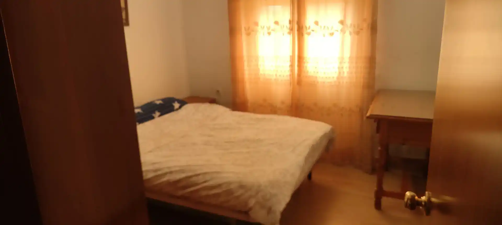 Schlafzimmer von Wohnung zur Miete in Sevilla mit Balkon