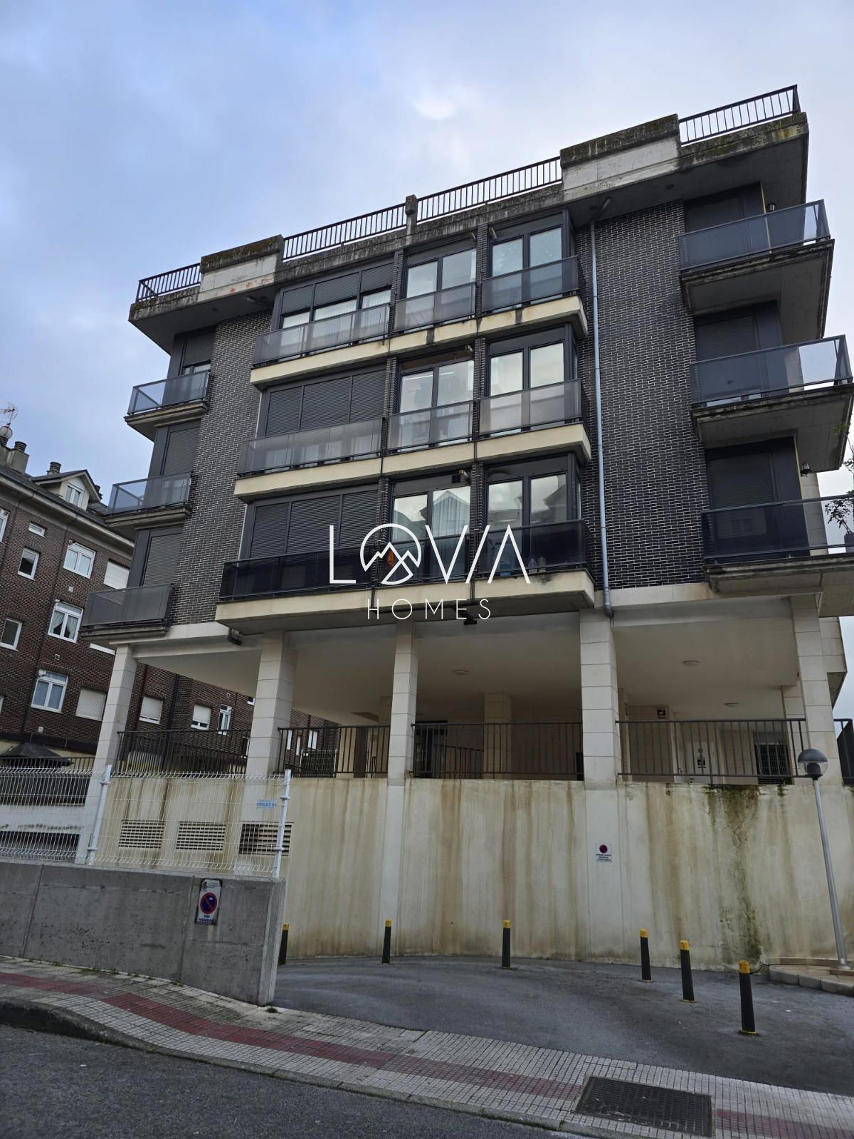 Vista exterior de Garatge en venda en Camargo