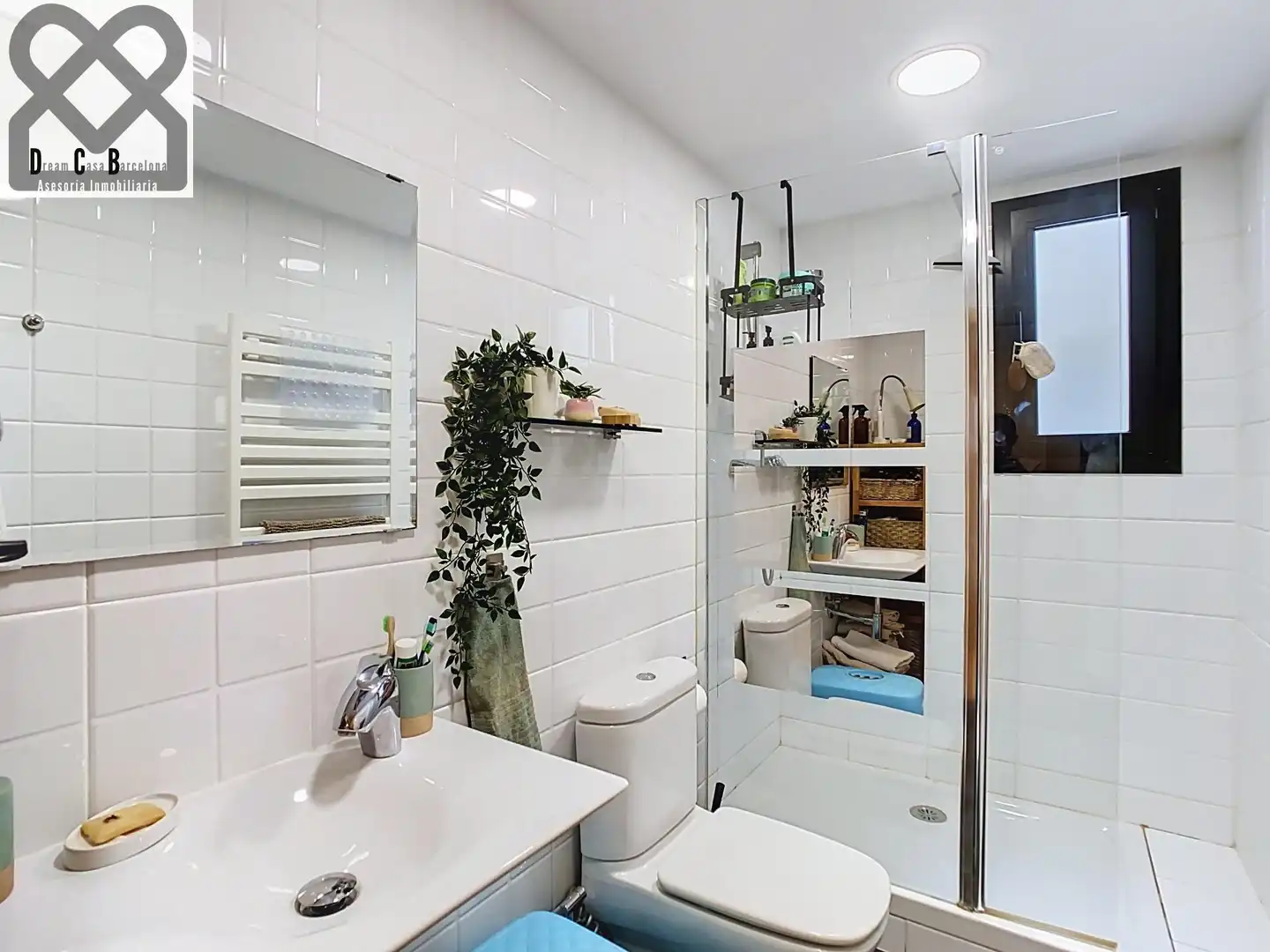 Bathroom of Flat for sale in Corbera de Llobregat  with Air Conditioner, Heating and Terrace