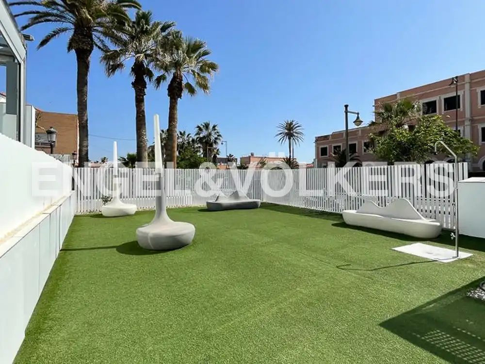 Wohnung zur Miete in Calle Isabel de Villena, La Malva-rosa