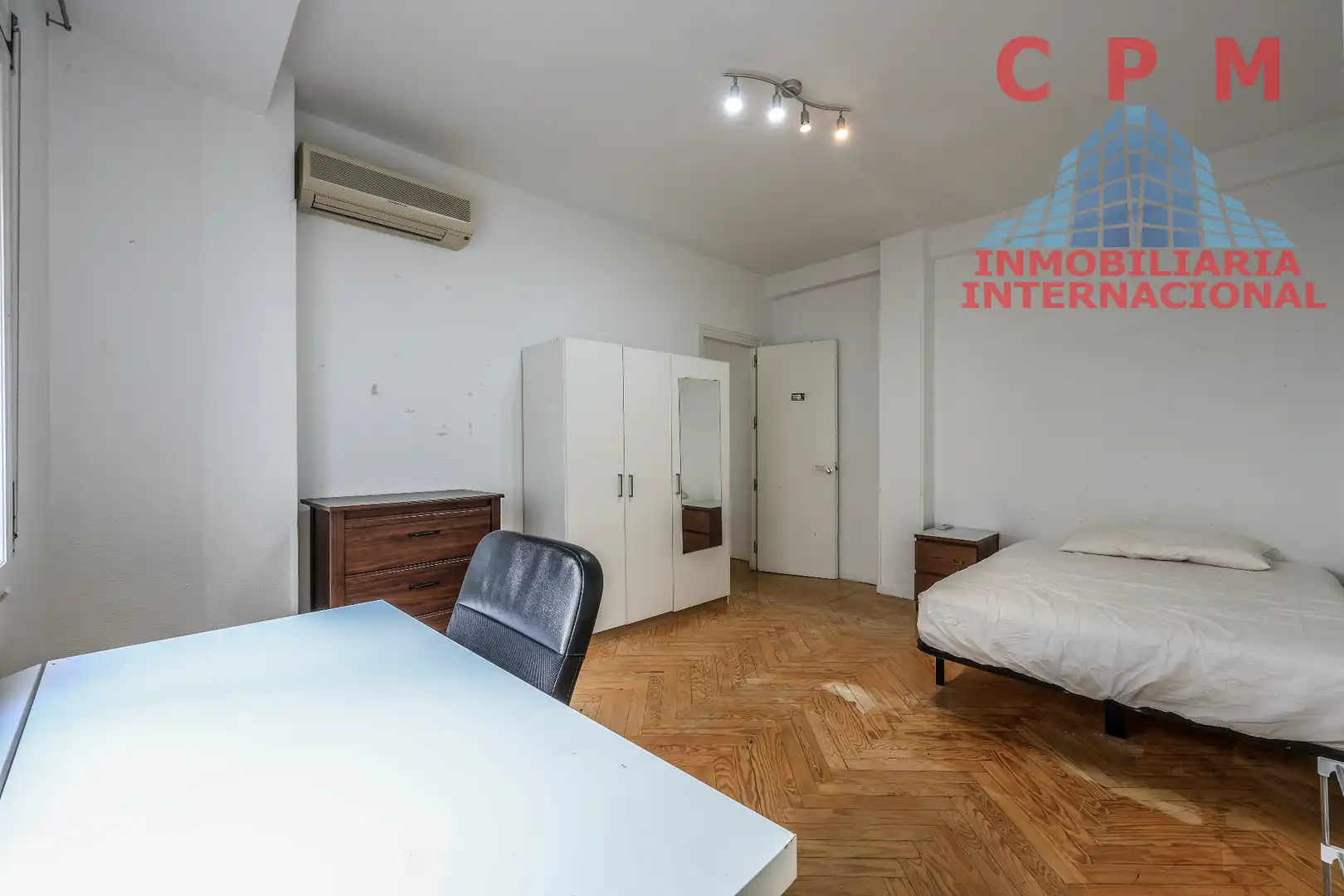 Schlafzimmer von Wohnung zur Miete in Madrid mit Klimaanlage, Heizung und Parkett
