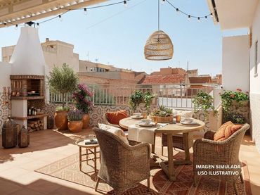 Piso con balcón en venta en Calle Navarra