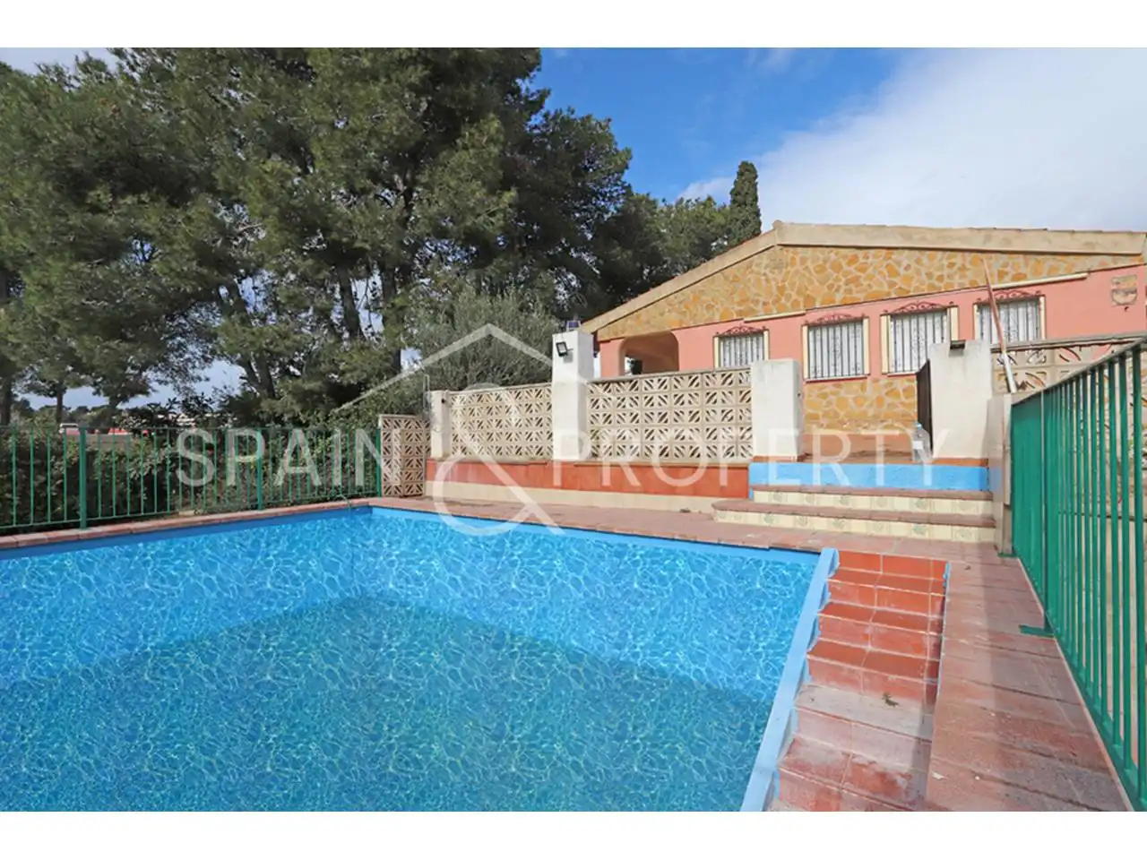 Swimming pool of Houses for sale in Torrent  with Air Conditioner, Heating and Private garden