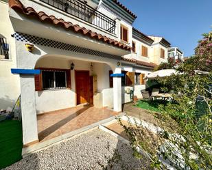 Vista exterior de Casa o xalet de lloguer en Pilar de la Horadada amb Aire condicionat, Terrassa i Piscina