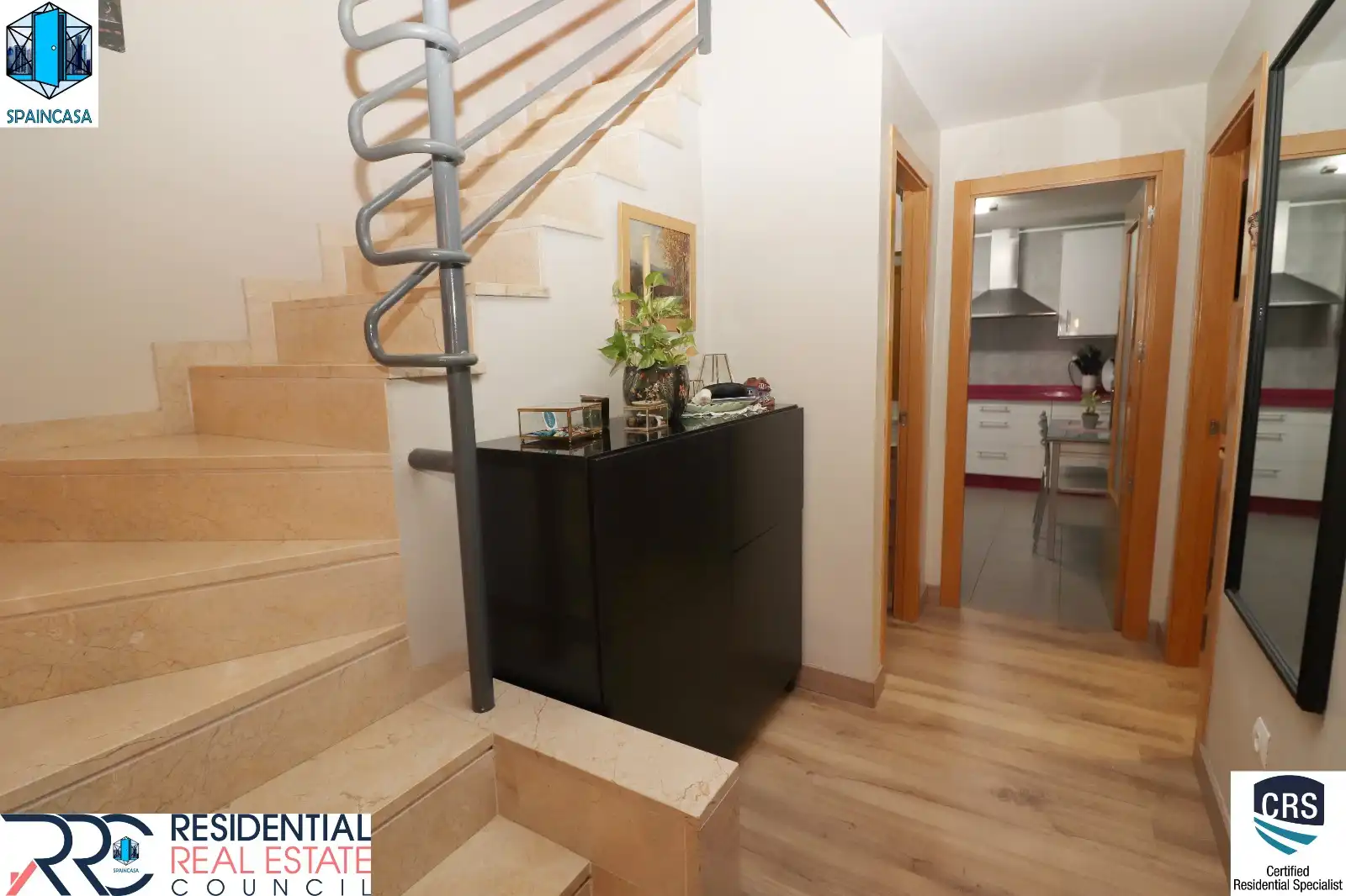 Casa aparellada amb terrassa en venda a Calle Victoria Kent 89, imagen 12
