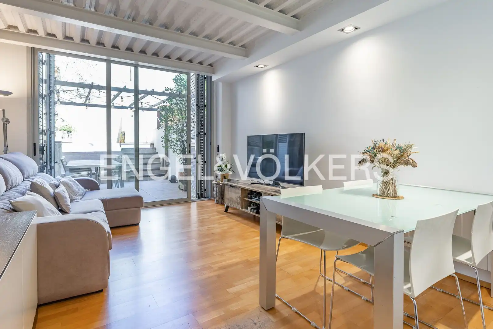 Vista exterior de Casa adosada en venta en Barcelona con Aire acondicionado, Calefacción y Parquet