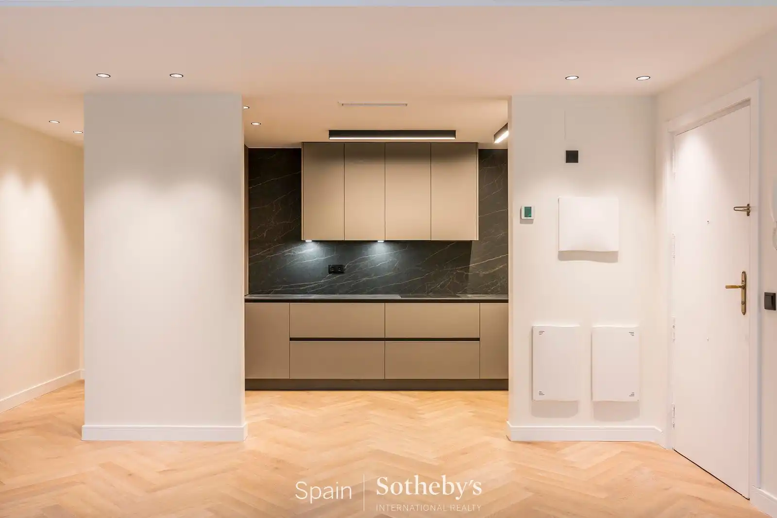 Cuina de Apartament en venda en Madrid amb Aire condicionat i Calefacció