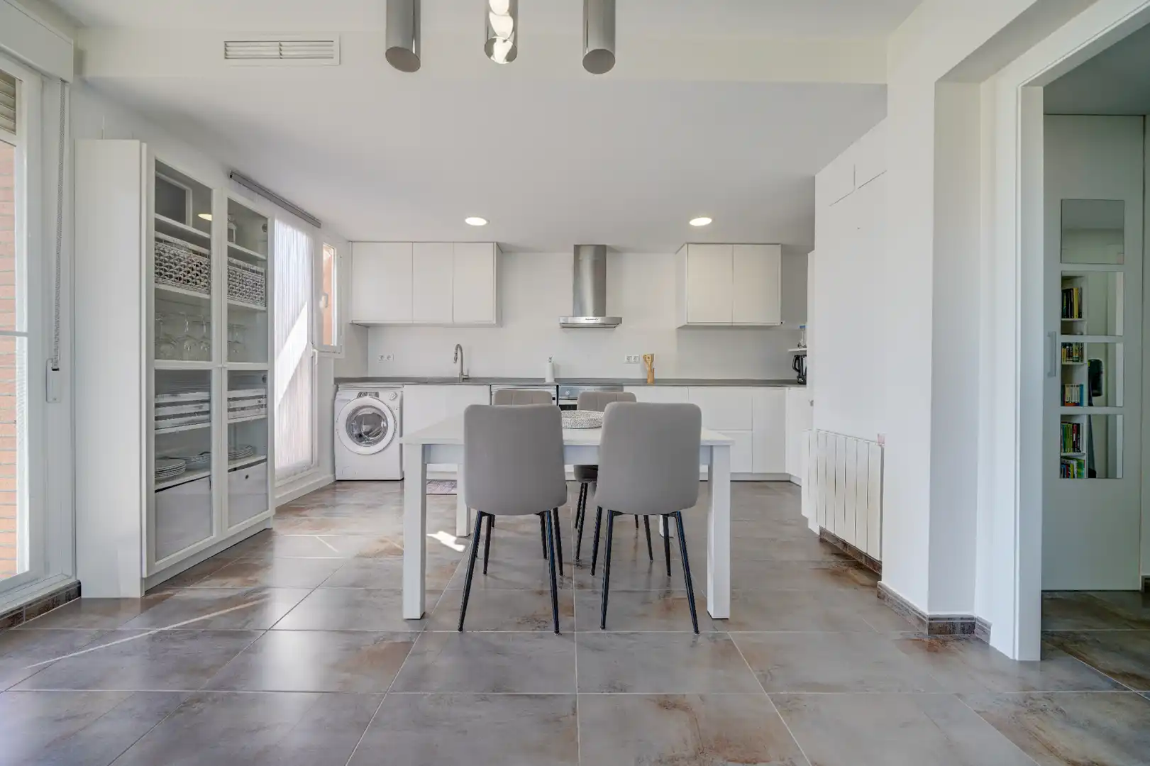 Küche von Dachboden zum Verkauf in La Pobla de Farnals mit Klimaanlage, Heizung und Terrasse