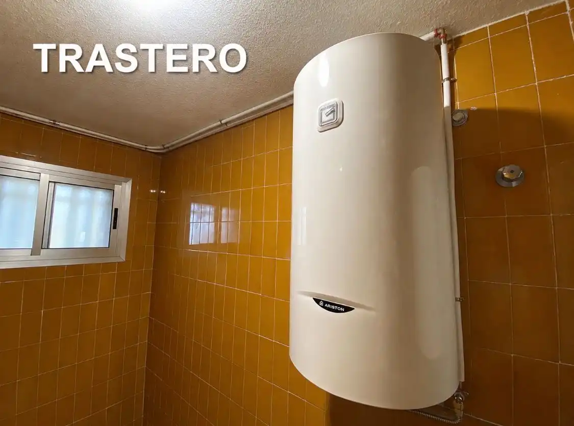 Bany de Apartament en venda en Pareja amb Calefacció, Terrassa i Traster