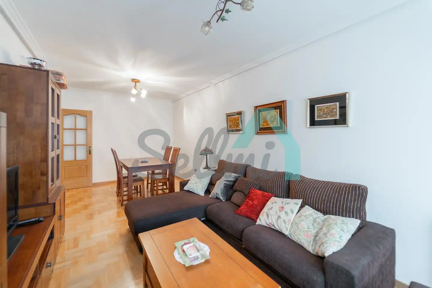 Sala de estar de Piso en venta en Tineo con Calefacción, Parquet y Trastero
