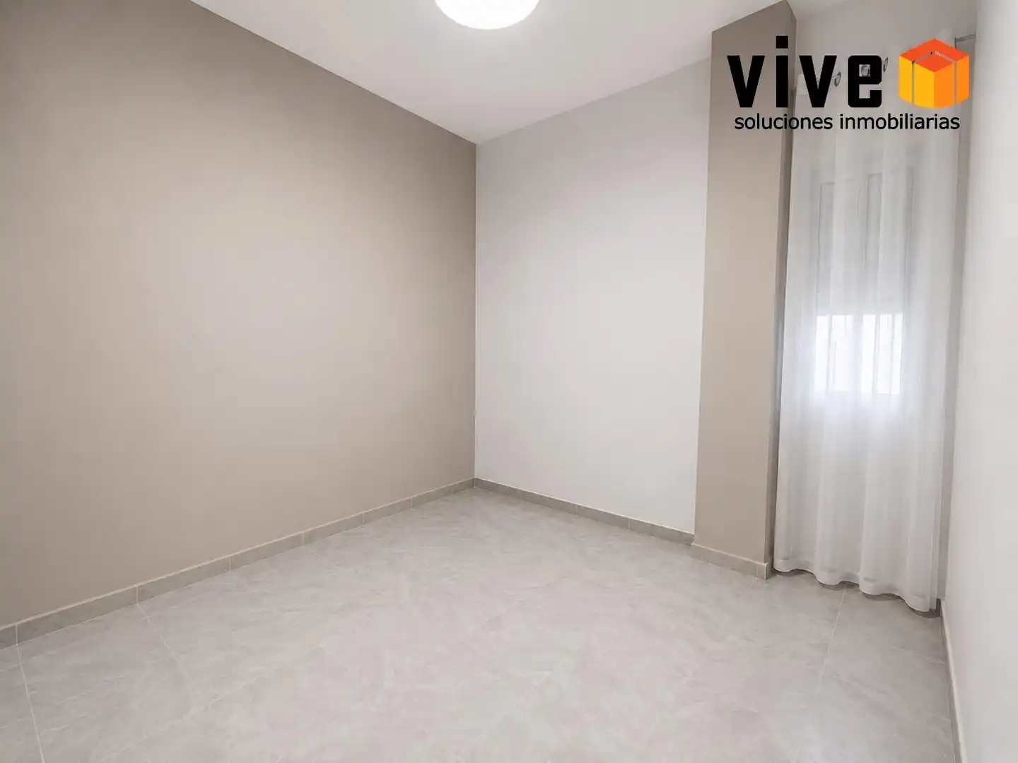 Bedroom of Flat for sale in Sevilla  with Heating, Storage room and Furnished