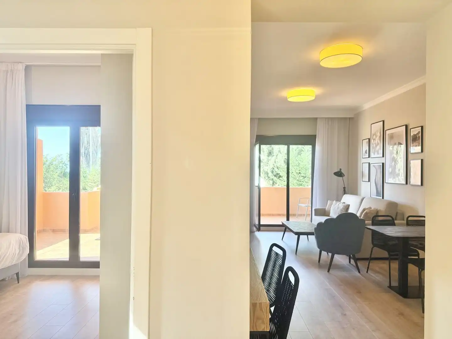 Schlafzimmer von Dachboden zum Verkauf in Benahavís mit Klimaanlage, Terrasse und Möbliert