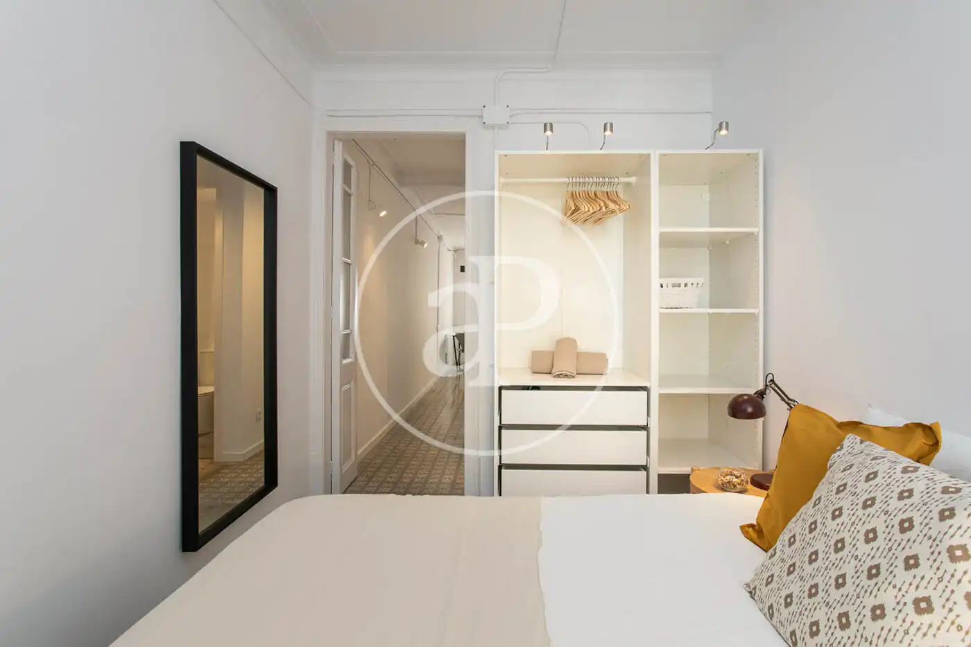 Schlafzimmer von Wohnung zum Verkauf in Barcelona mit Heizung, Terrasse und Möbliert