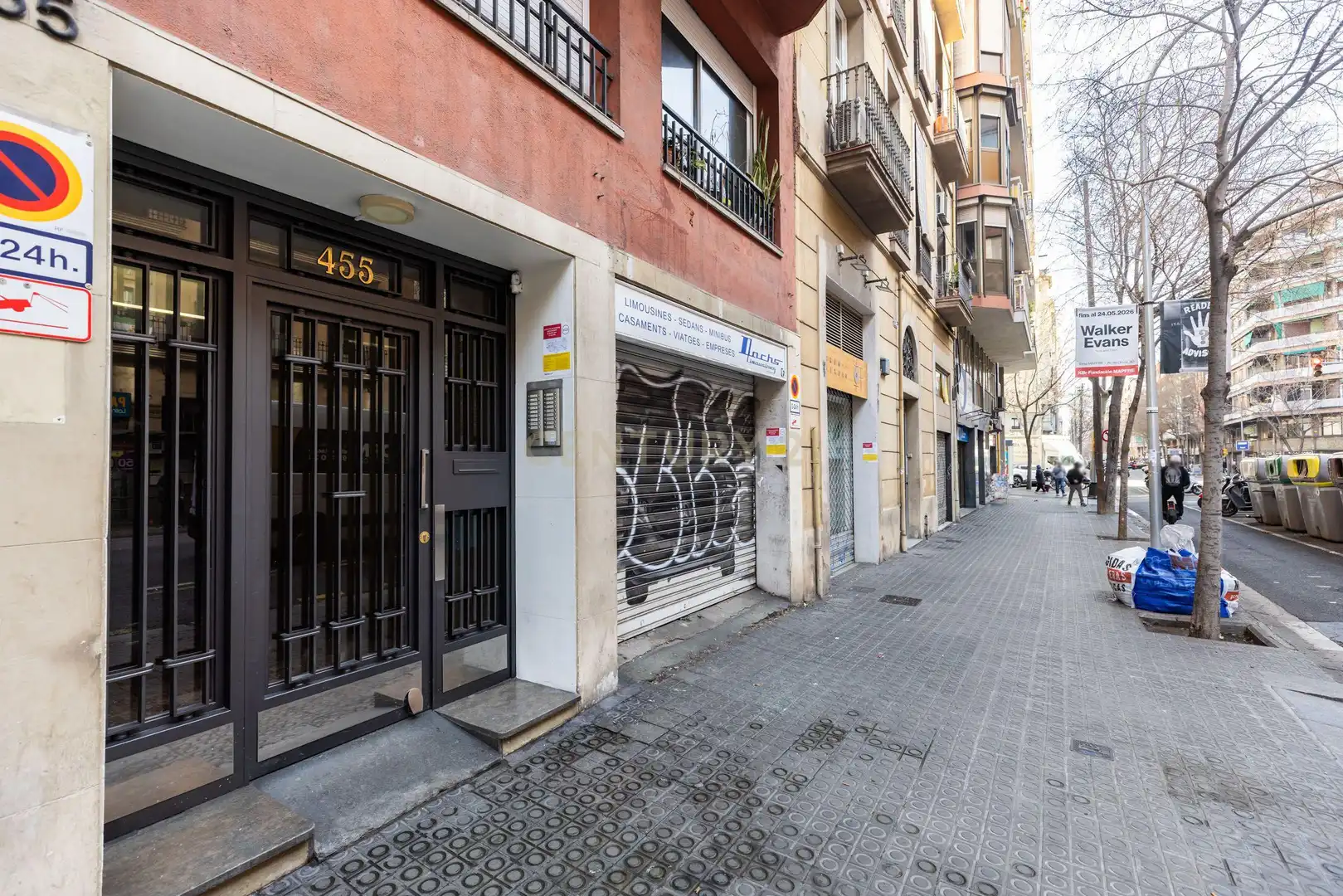 Außenansicht von Wohnung zum Verkauf in Barcelona