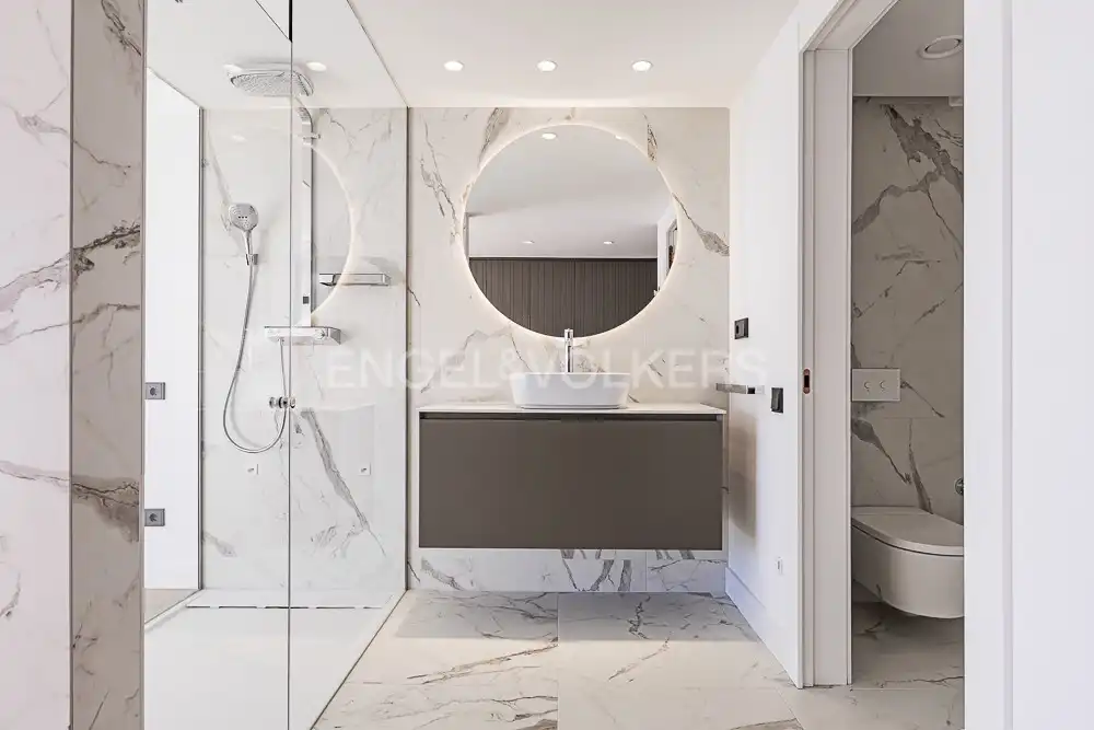 Baño de Casa o chalet en venta en Barcelona con Aire acondicionado, Calefacción y Jardín privado