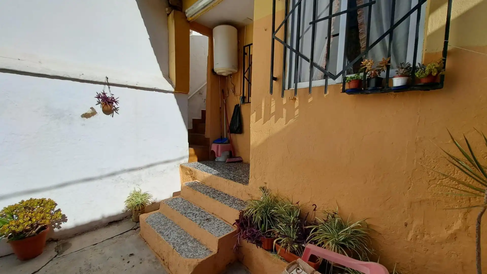 Commercial properties for sale in La Patacona