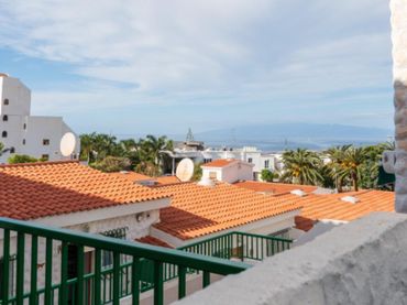 Maison jumelée avec balcon à vendre à Urbanizacion San Eugenio 30