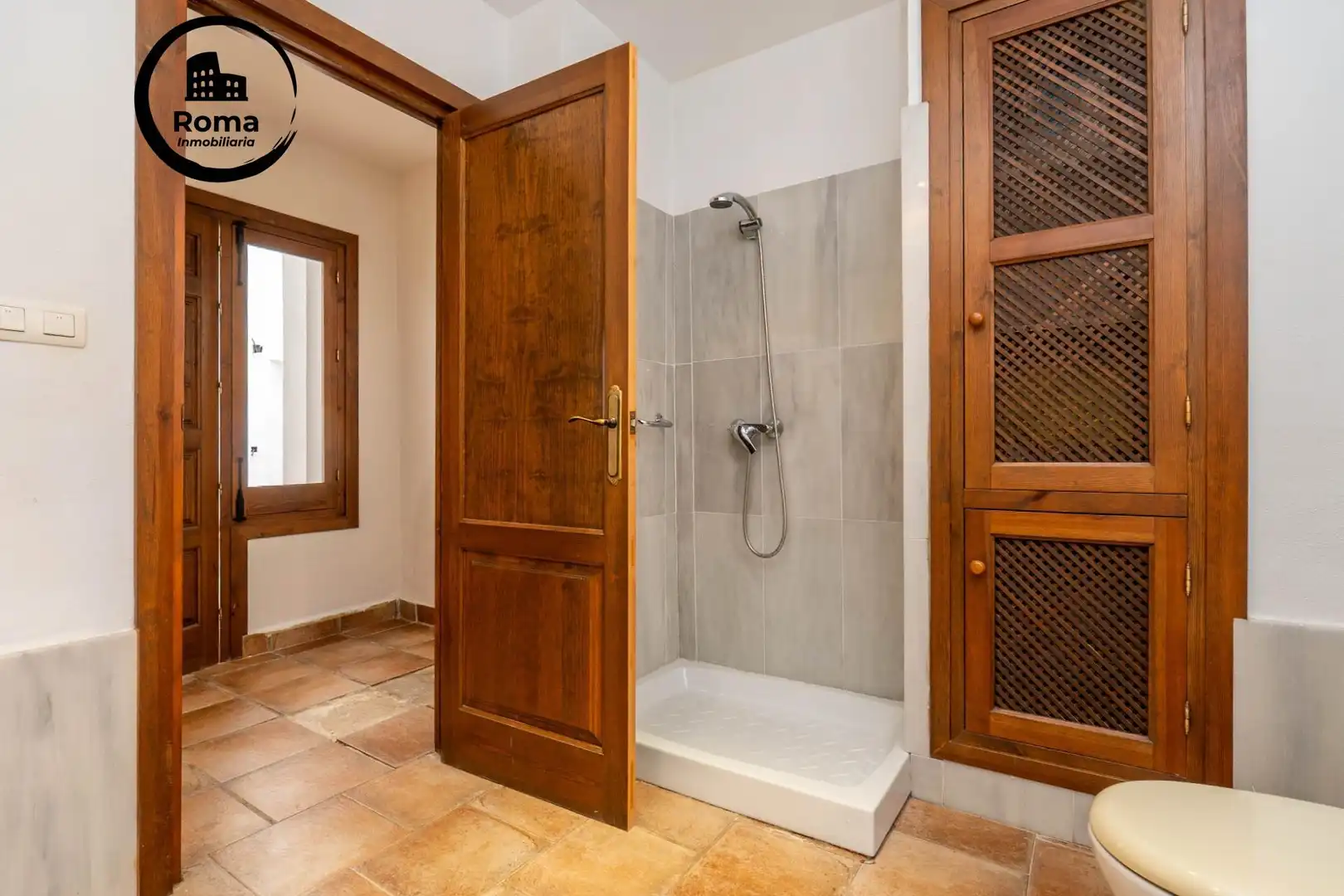 Bathroom of Houses for sale in Almuñécar