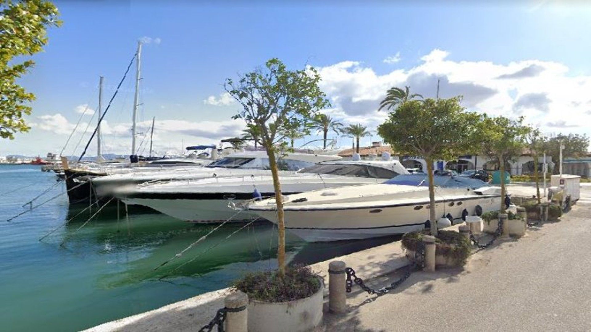 Exterior view of Garage for sale in Alcúdia
