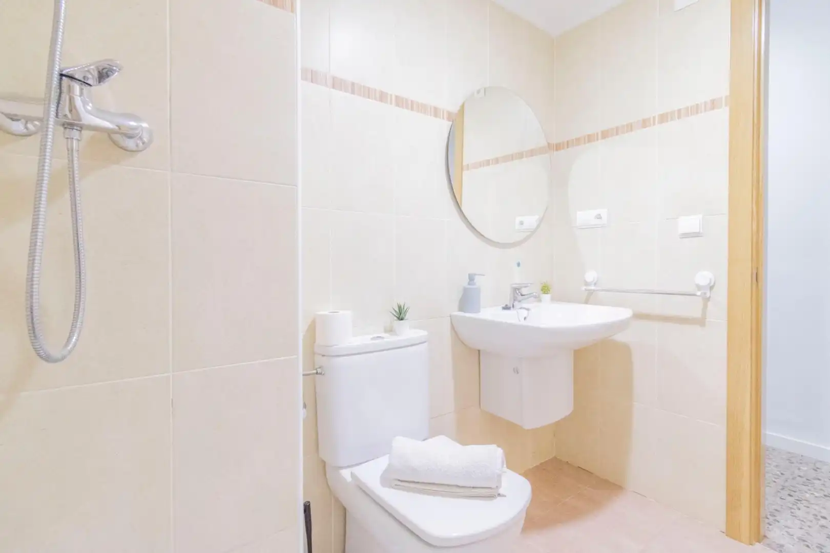Bathroom of Flat for sale in Faura  with Air Conditioner and Heating