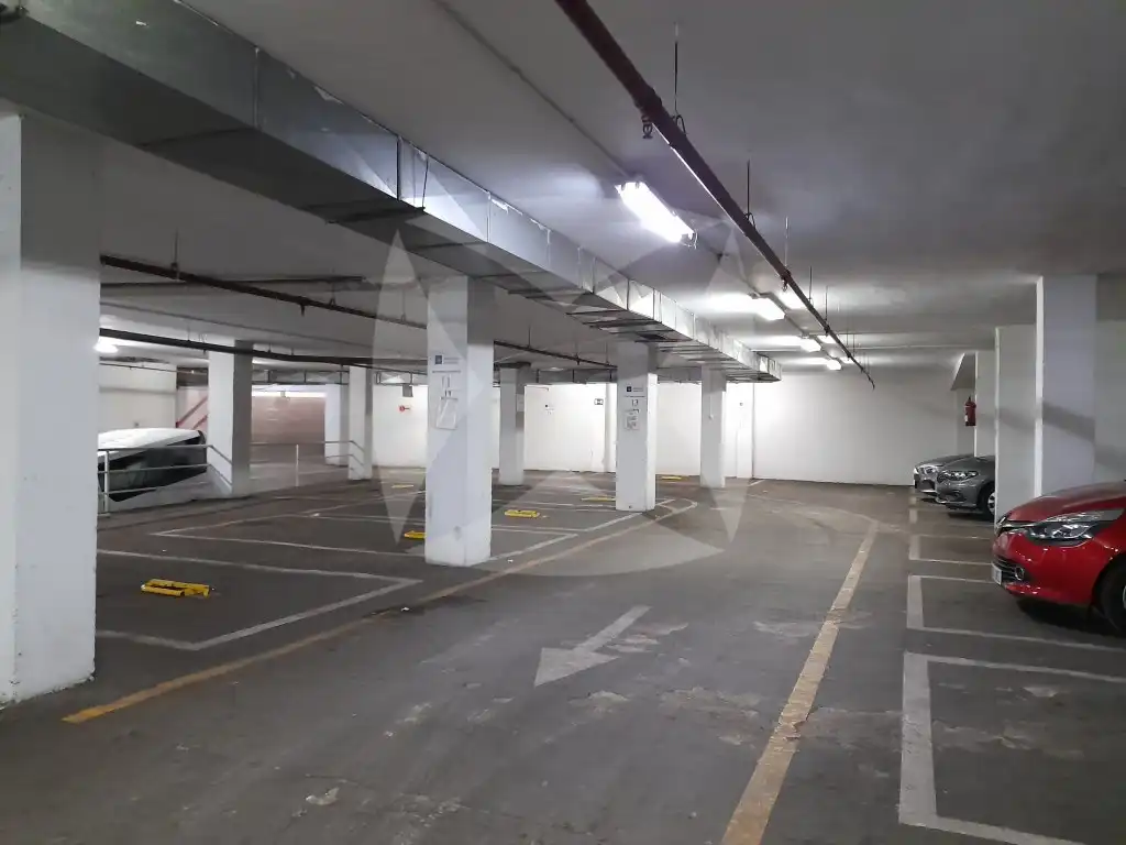 Parkplatz von Garage zum Verkauf in Badajoz