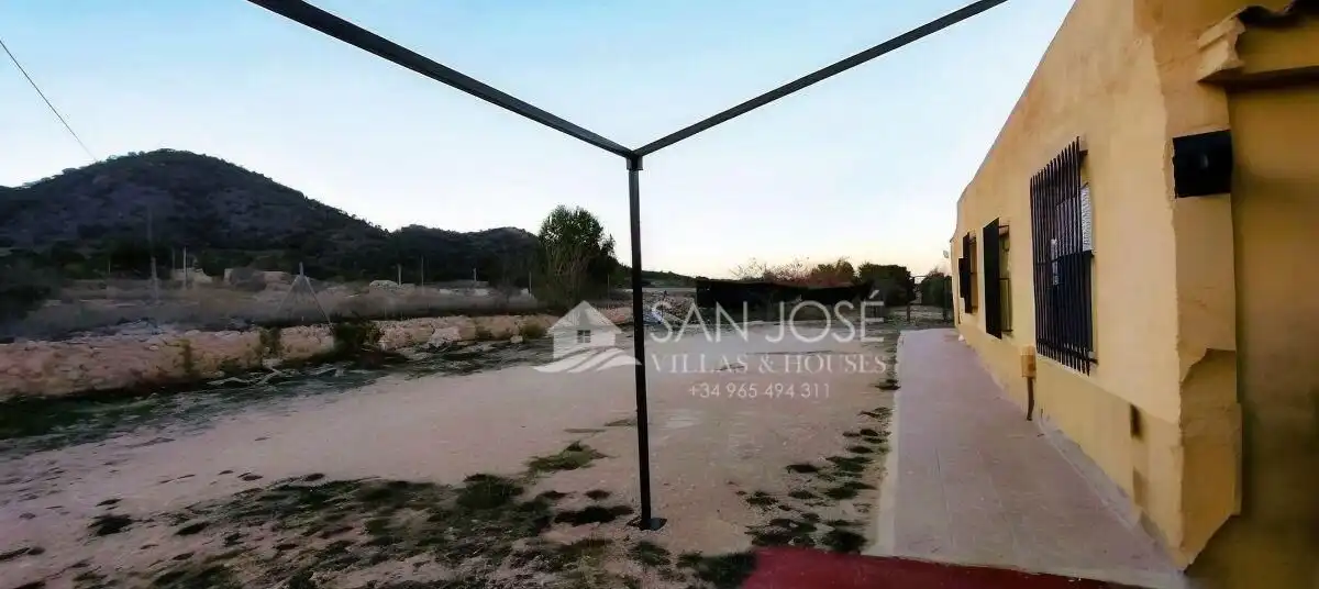 Casa o xalet en venda en Monóvar  / Monòver amb Calefacció, Traster i Piscina