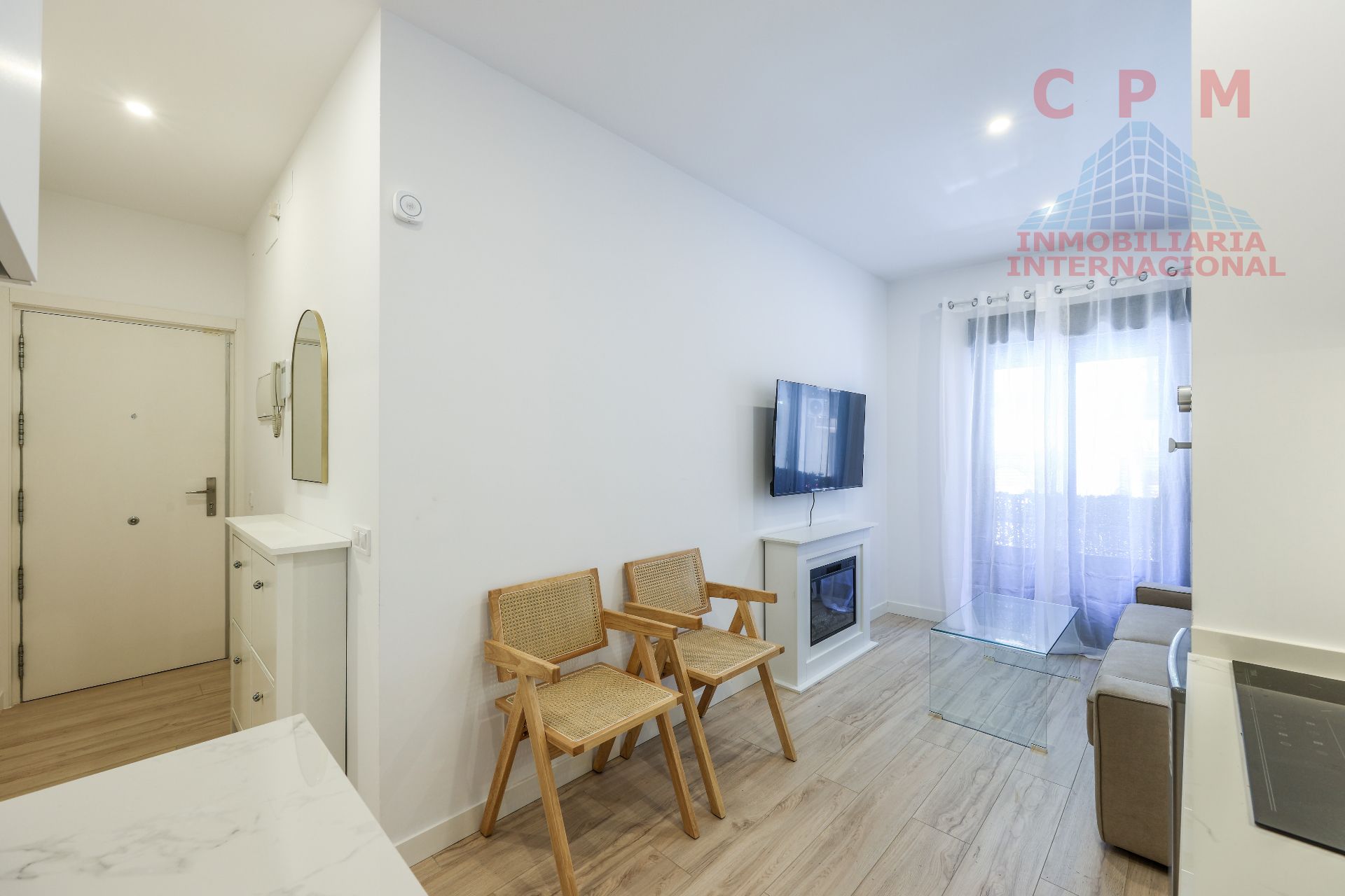 Living room of Flat to rent in  Madrid Capital  with Air Conditioner, Heating and Parquet flooring