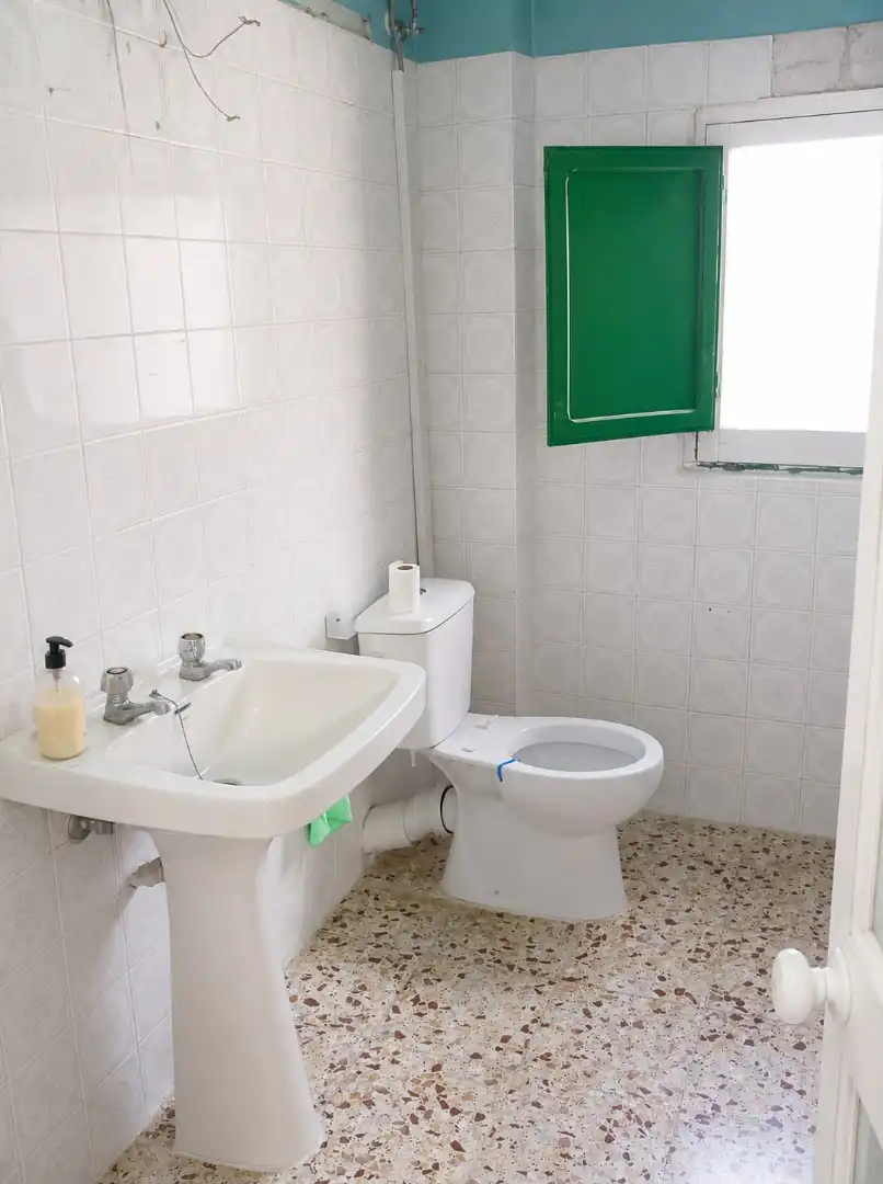 Baño de Casa o chalet en venta en Bujalance con Calefacción, Terraza y Amueblado