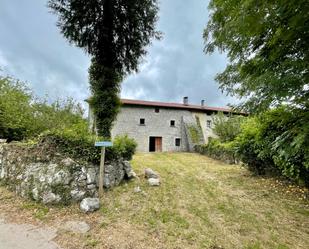 Vista exterior de Finca rústica en venda en Araitz amb Jardí privat