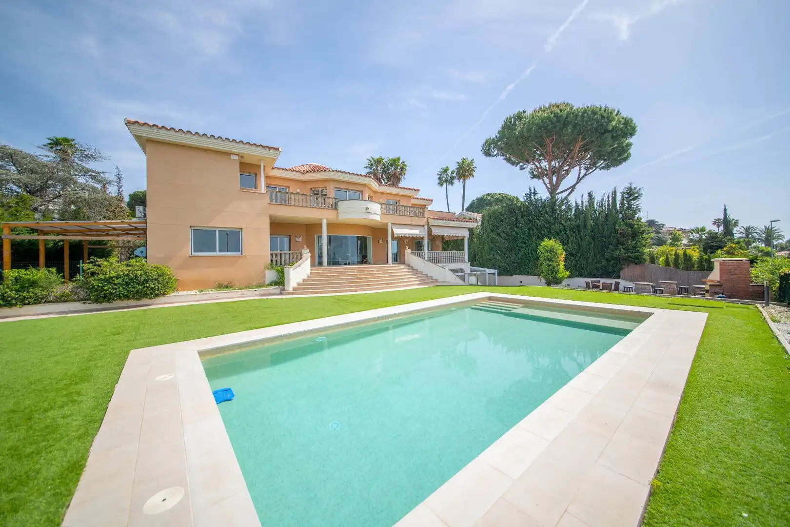 Jardín de Casa o chalet en venta en Alella con Aire acondicionado, Calefacción y Jardín privado