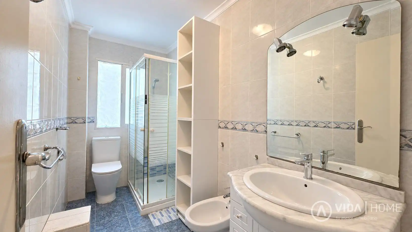Bany de Apartament en venda en Gandia amb Terrassa i Moblat