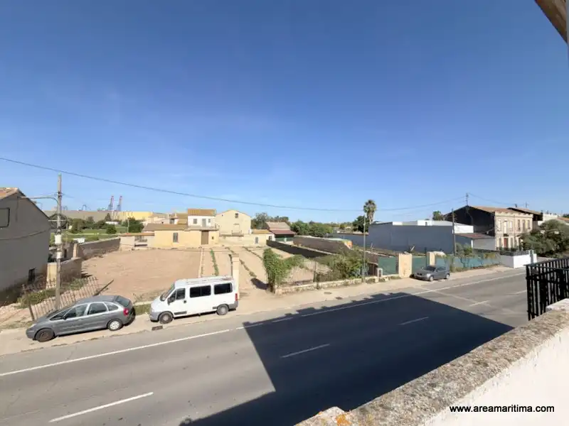 Casa adosada en venta en Valencia con Trastero y Alarma