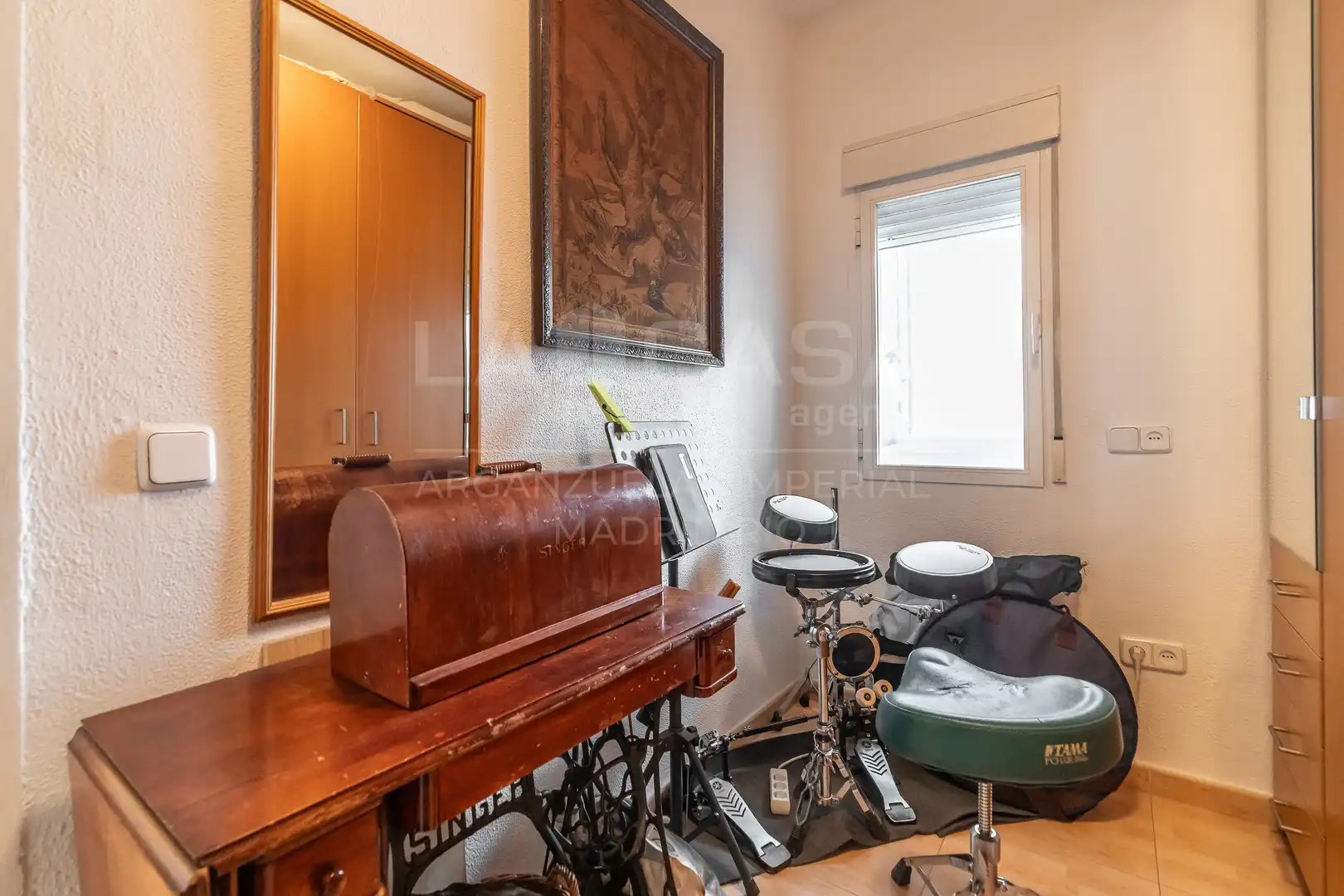 Piso en venta en Madrid con Calefacción y Trastero