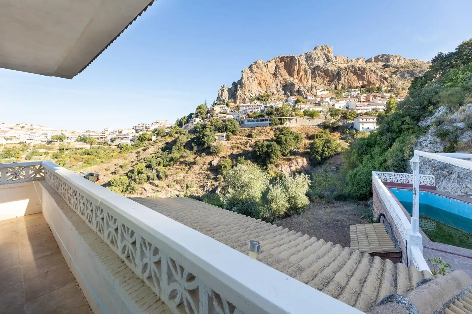 Vista exterior de Casa o xalet en venda en Cogollos de la Vega amb Jardí privat, Terrassa i Traster