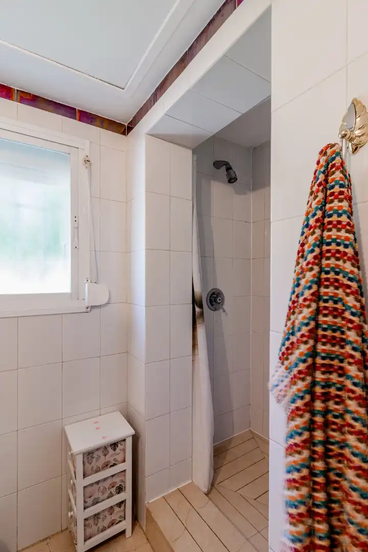 Badezimmer von Country house zum Verkauf in Estepona mit Klimaanlage, Privatgarten und Möbliert