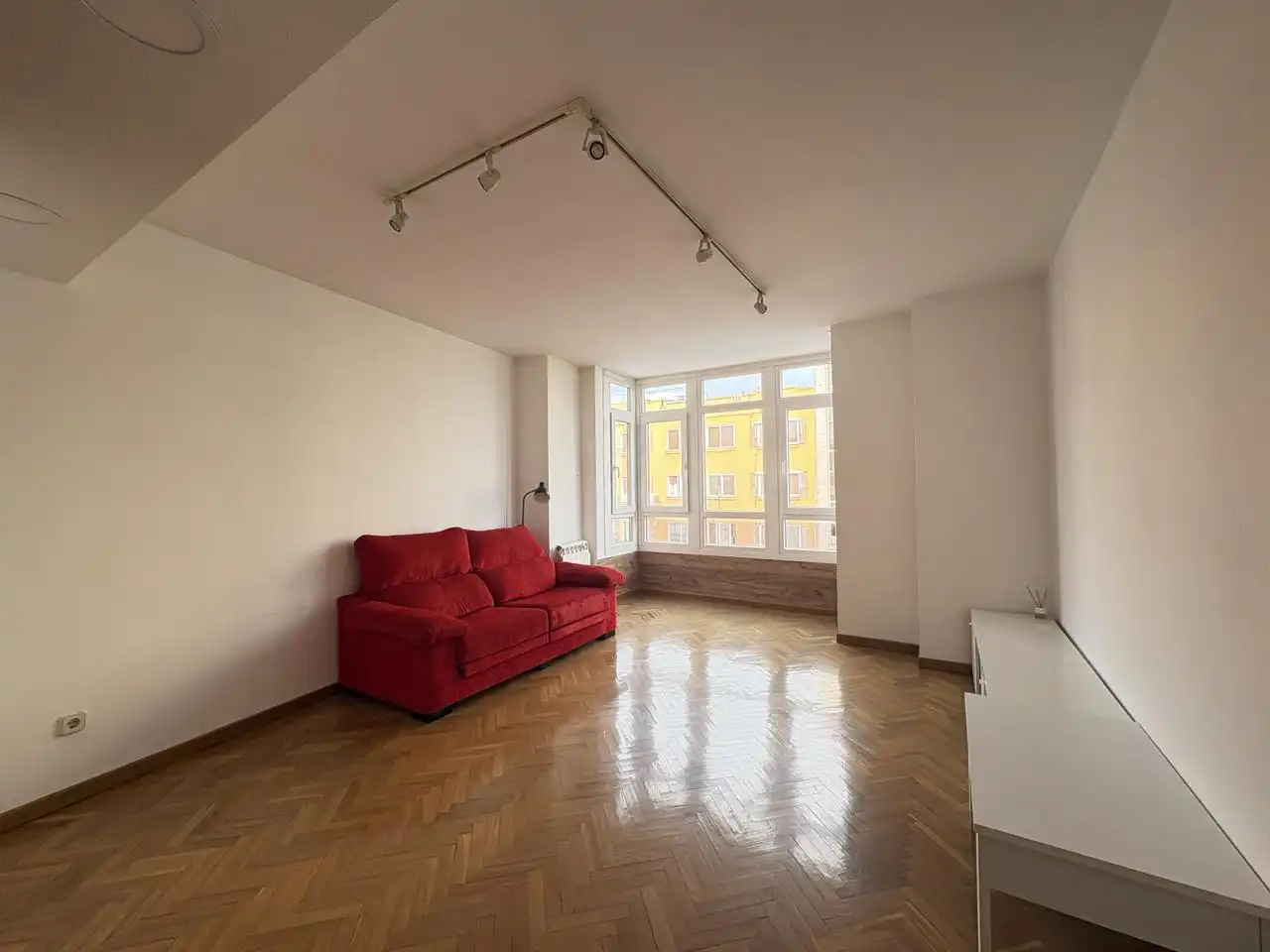 Wohnzimmer von Wohnung zur Miete in Madrid mit Klimaanlage, Heizung und Parkett
