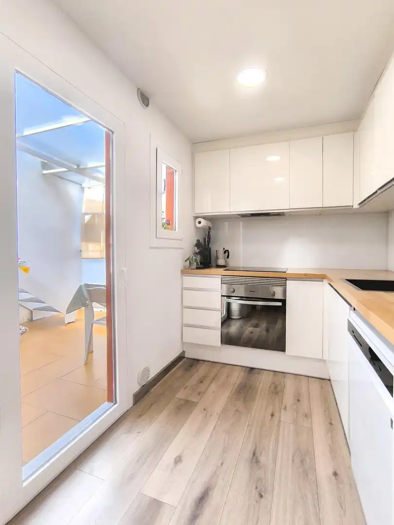 Cocina de Ático en venta en Mataró con Parquet, Terraza y Piscina