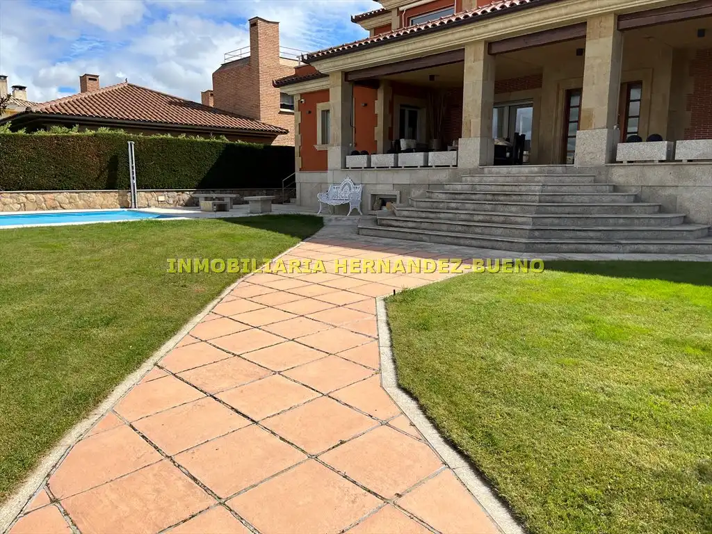 Jardín de Casa o chalet en venta en Carbajosa de la Sagrada con Aire acondicionado, Calefacción y Jardín privado