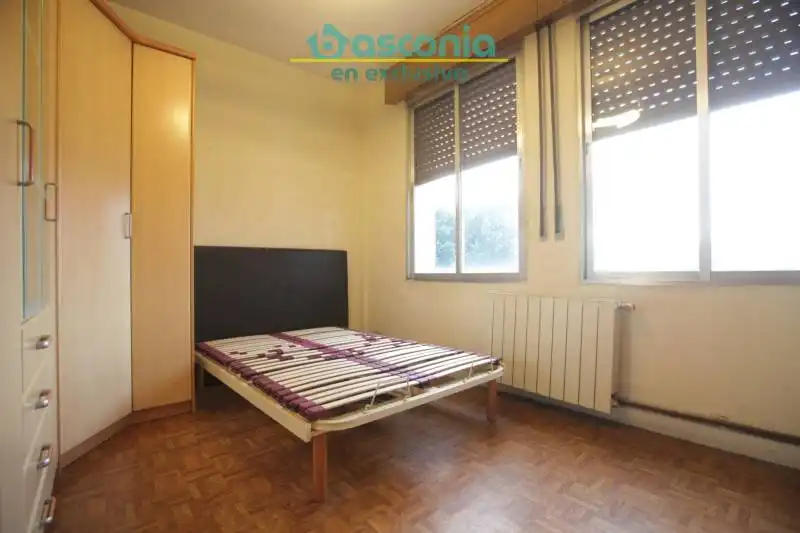 Habitación de Piso en venta en Galdakao con Calefacción y Amueblado