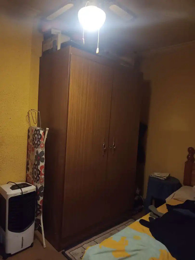 Dormitori de Casa o xalet en venda en Venta del Moro amb Terrassa, Traster i Moblat